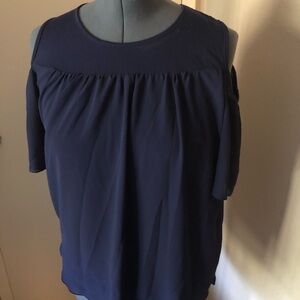 ❗️5/$25❗️Cold Shoulder Top